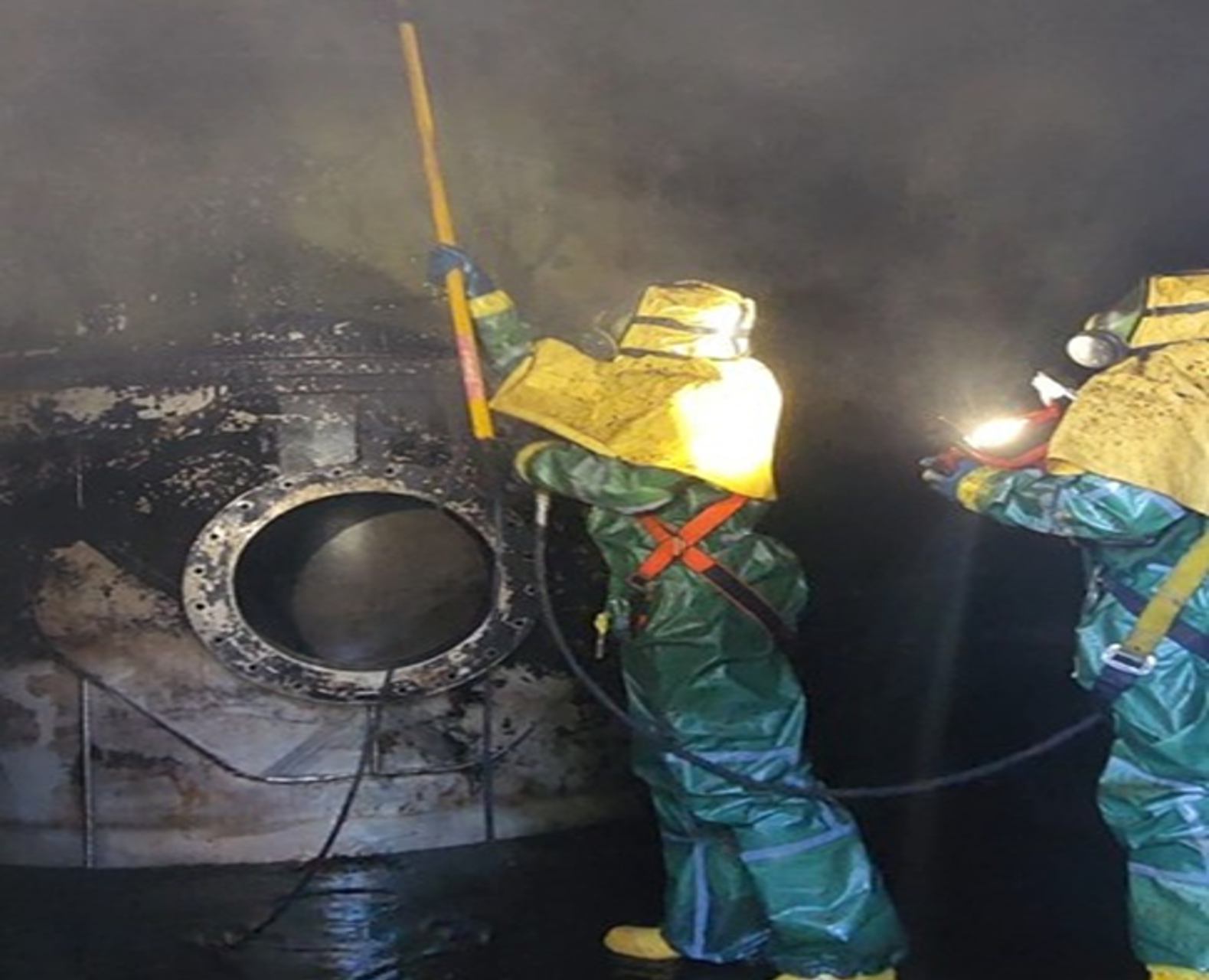 Limpieza interior de estanques